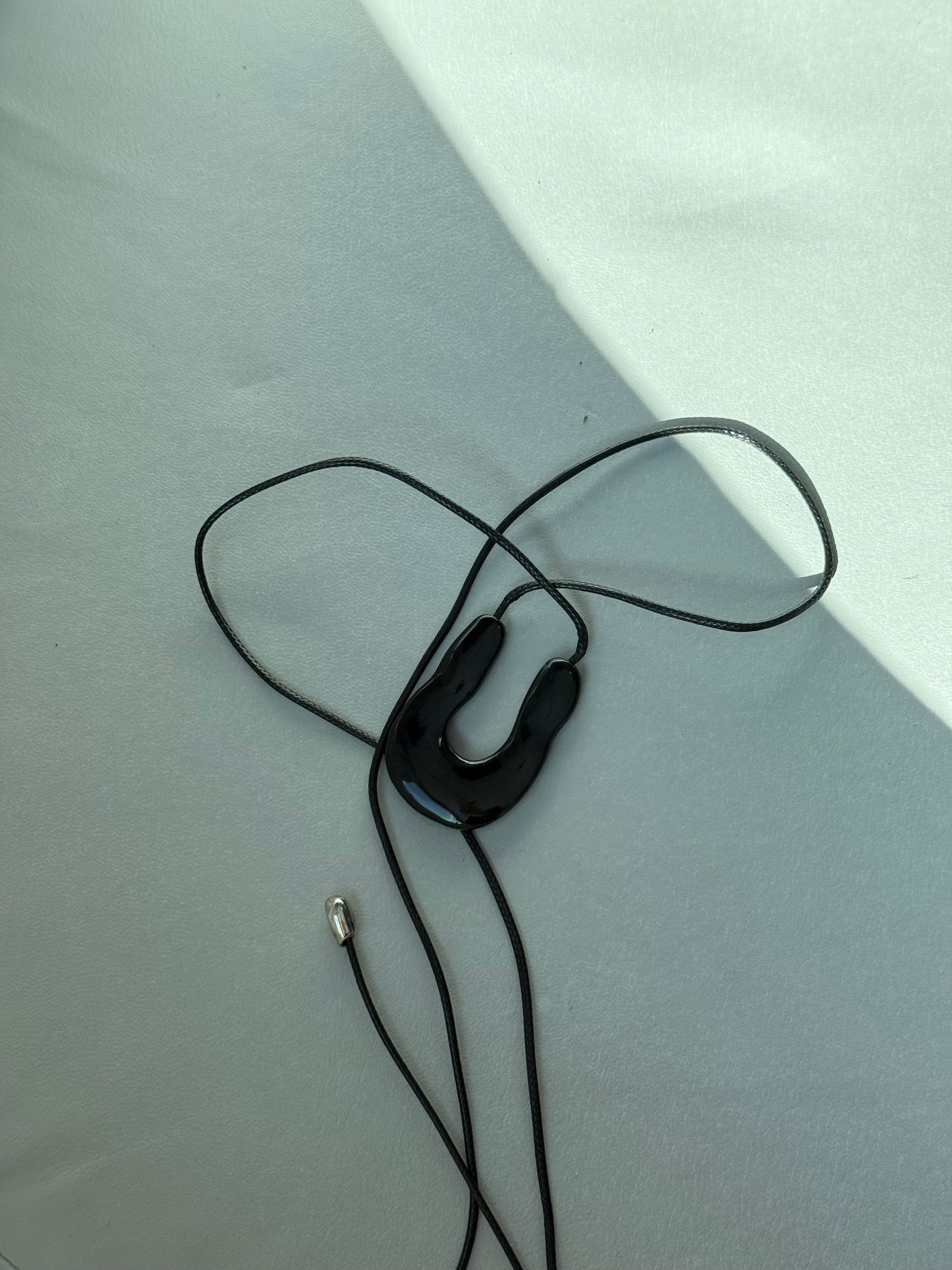 Fluid Necklace | Black